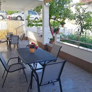 https://apartman-nakic.splithotels.org